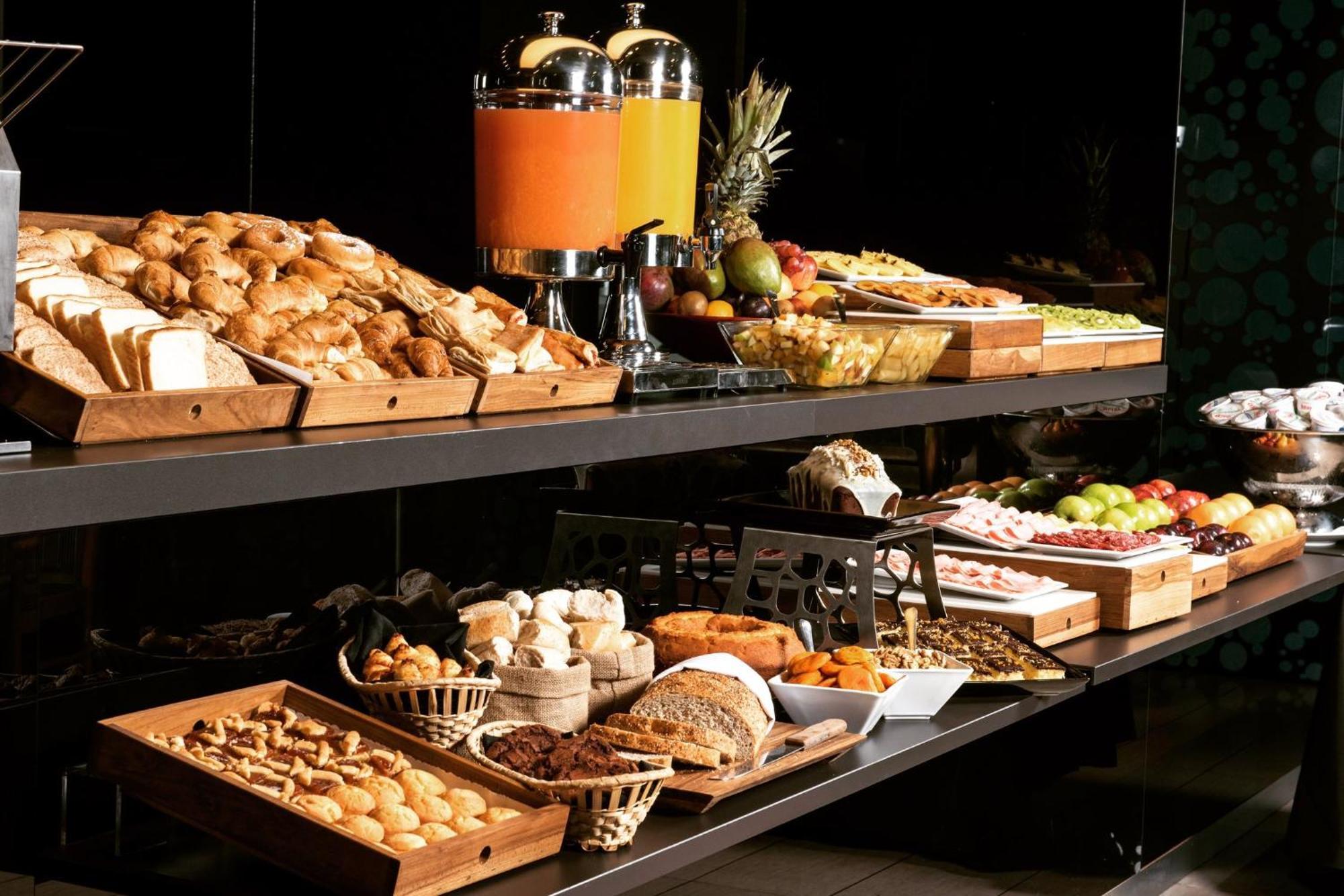 Holiday Inn Rosario By Ihg Exteriör bild